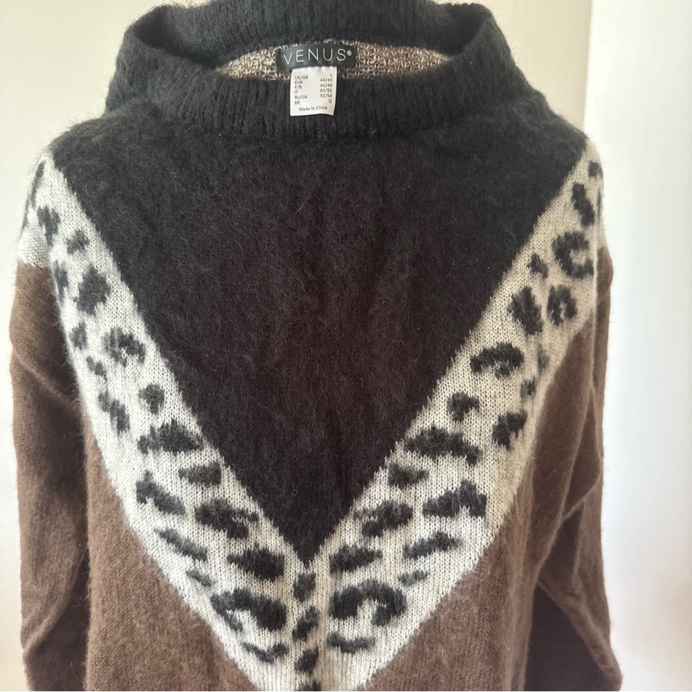 🆕 *NEW* VENUS Black & Brown Cowl Neck Sweater Geometric Pattern *NEW NO TAGS* - Picture 8 of 12